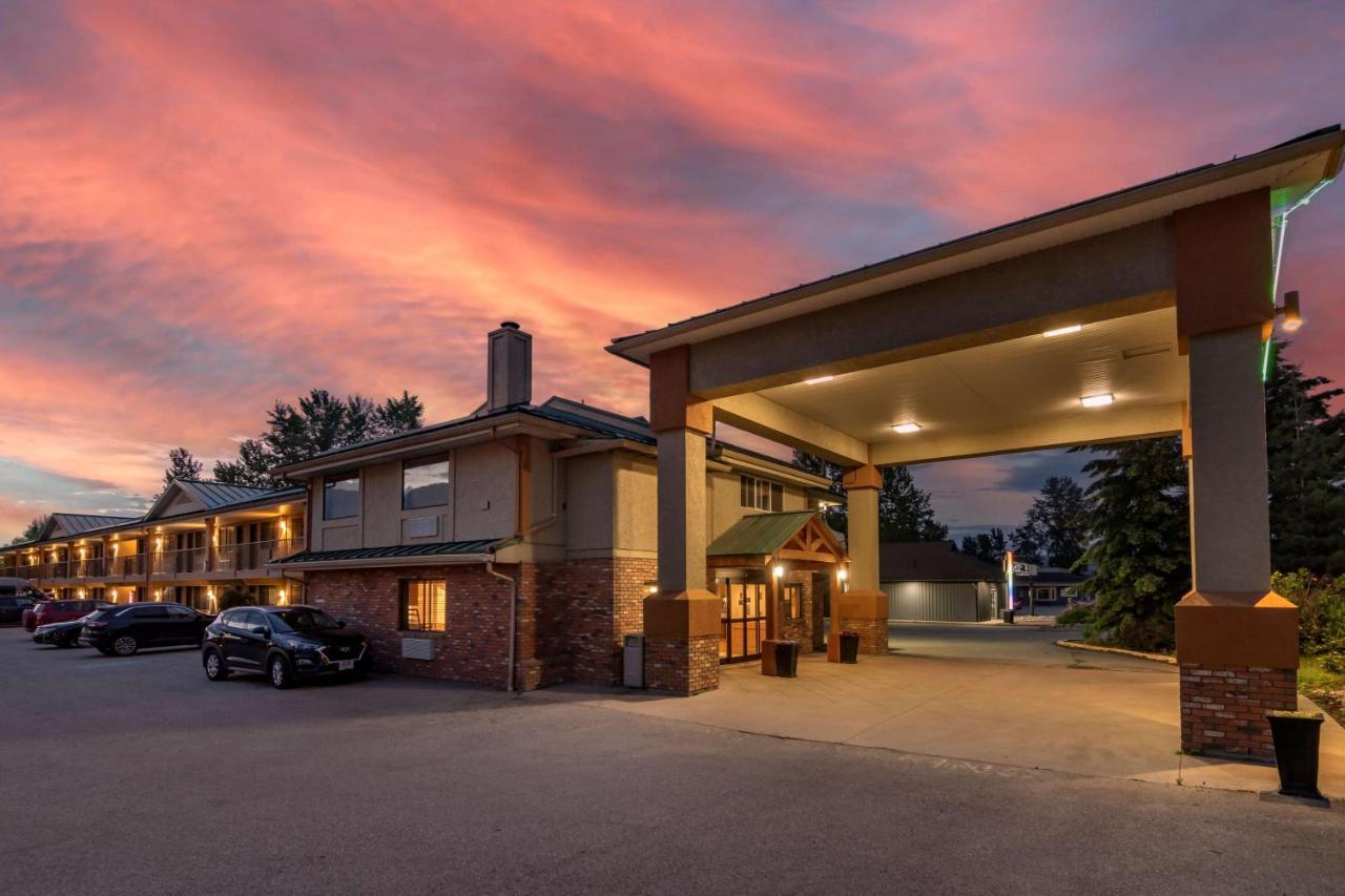 Surestay Plus Hotel By Best Western Salmon Arm Exteriér fotografie