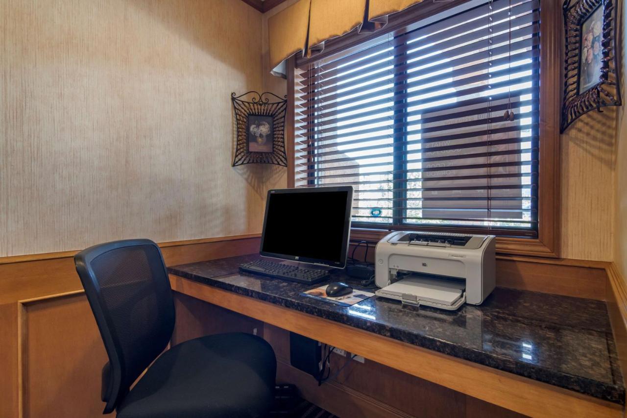 Surestay Plus Hotel By Best Western Salmon Arm Exteriér fotografie