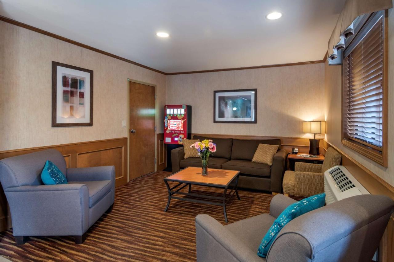 Surestay Plus Hotel By Best Western Salmon Arm Exteriér fotografie