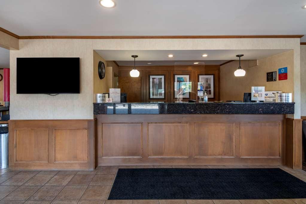 Surestay Plus Hotel By Best Western Salmon Arm Interiér fotografie