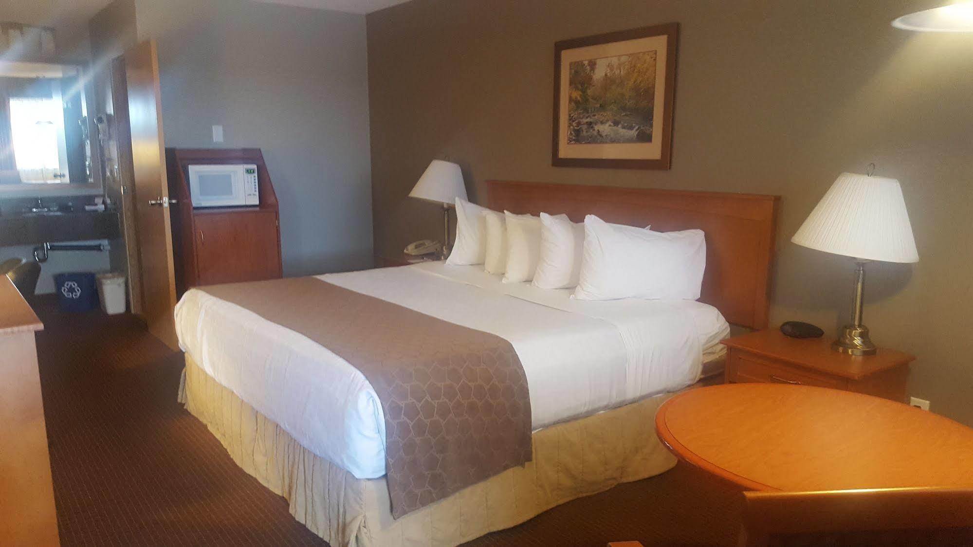 Surestay Plus Hotel By Best Western Salmon Arm Exteriér fotografie