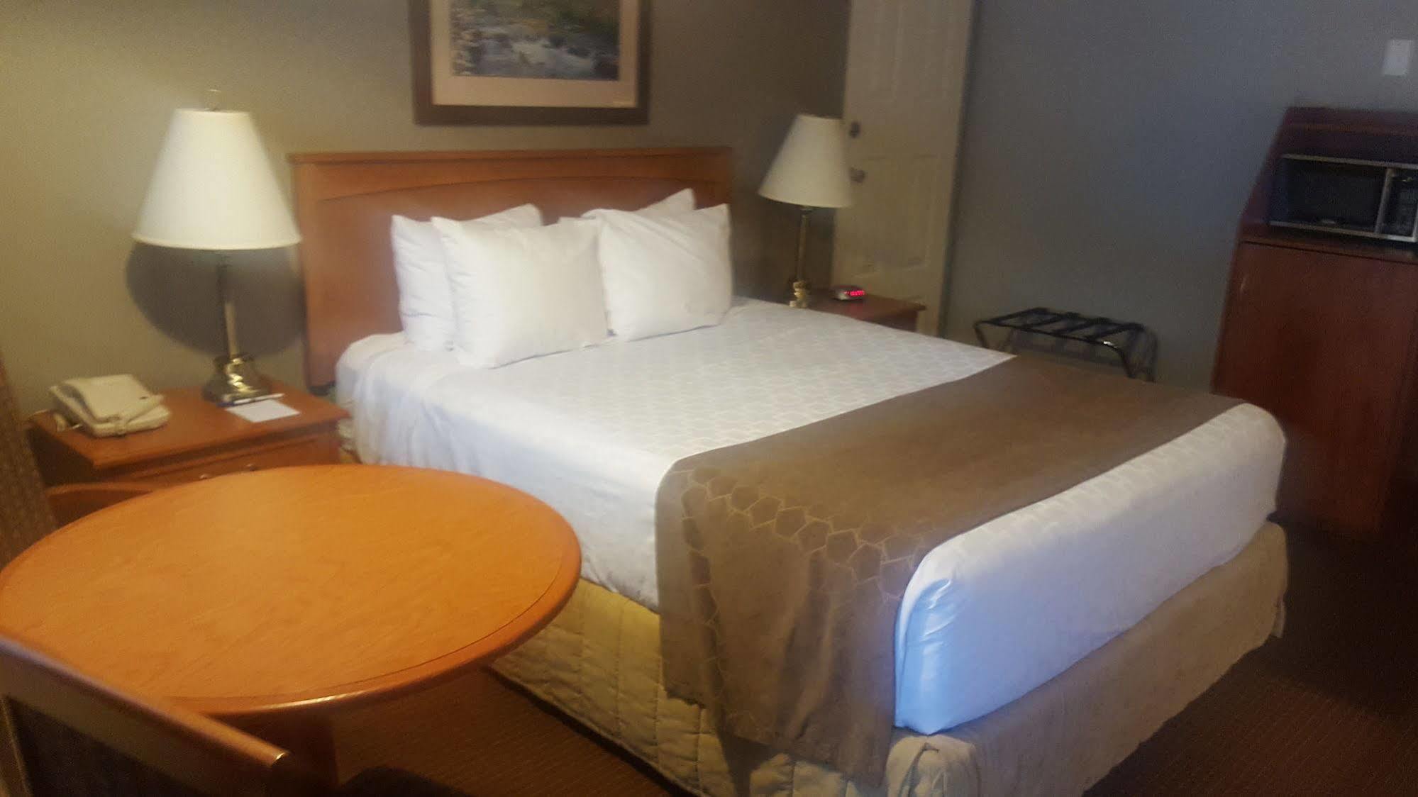 Surestay Plus Hotel By Best Western Salmon Arm Exteriér fotografie